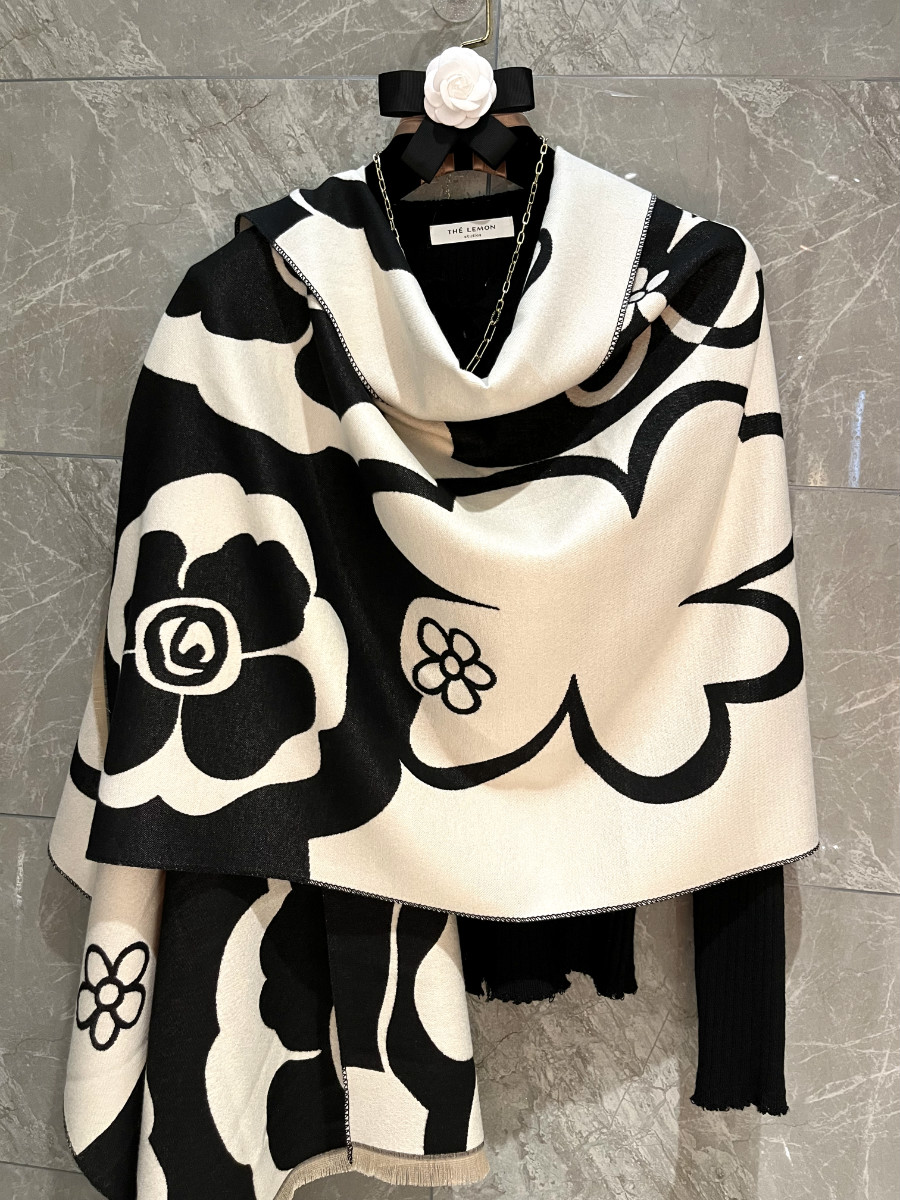 Bufanda elegante de Cachemira acrílica suave con flores para mujer, chal, pañuelo para el cuello para otoño e invierno, capa larga de viaje para primavera y verano