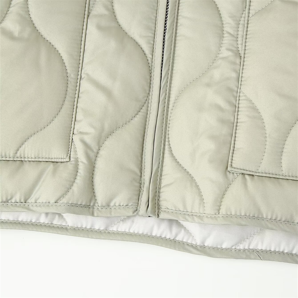 PB & ZA2024 ฤดูใบไม้ร่วงเสื้อผ้าสตรีใหม่สไตล์รอบคอหลวมน้ําหนักเบากระเป๋าตกแต่งเสื้อแจ็คเก็ตผ้าฝ้ายQuilted Coat