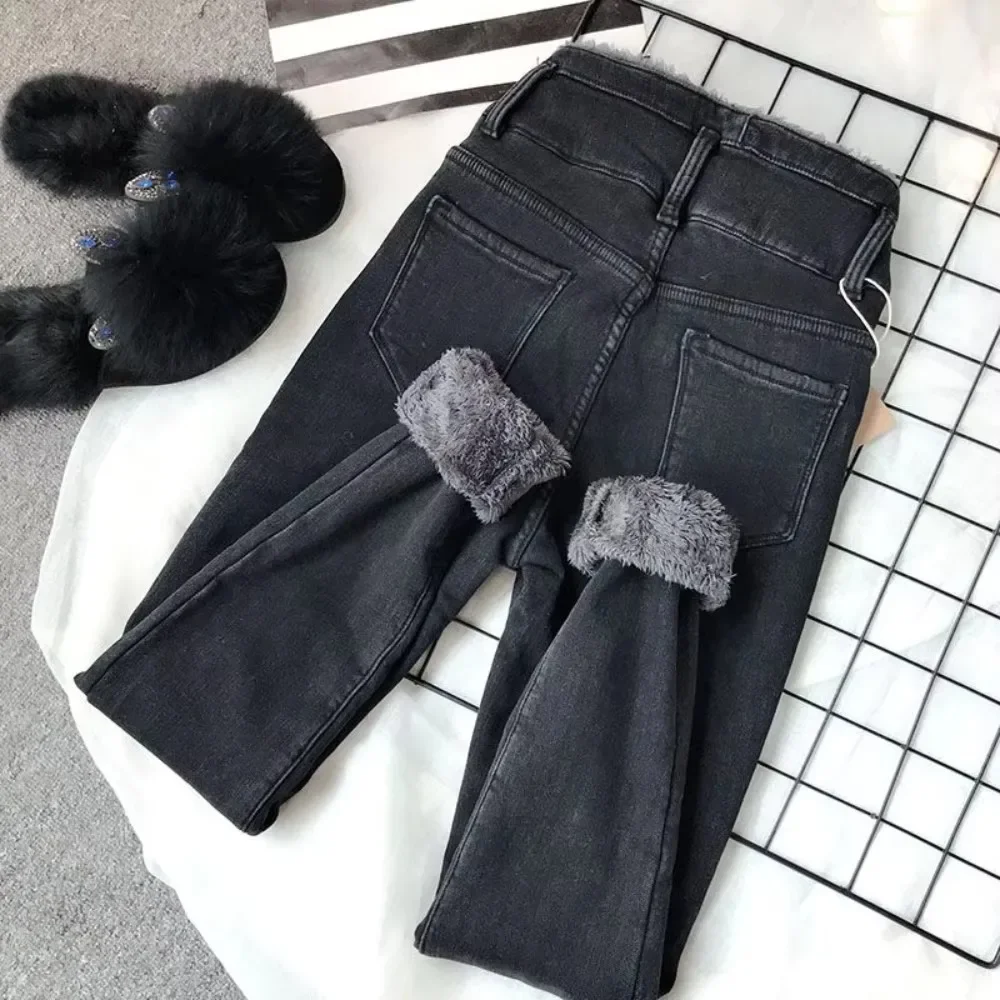 Calça jeans feminina com bolso frontal, 2 botões, cintura alta, pelúcia, engrossar, moda coreana, streetwear, calças jeans