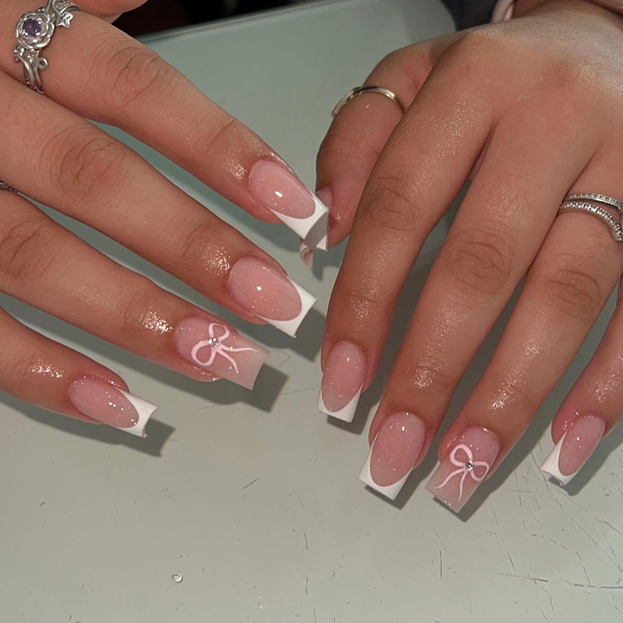 24 Uds uñas postizas de estilo francés rosa diseños de lazo 3D prensa cuadrada corta en uñas dulce moda coreana uñas postizas para mujeres y niñas