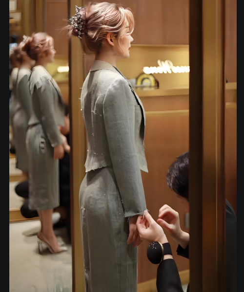 Maßgeschneiderte Bestellung der Damenmode-Kleidung Paris Fashion Week CatWalk Style Tailed Order