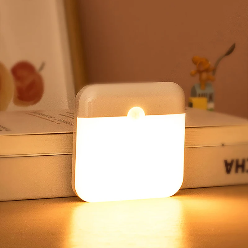 Lampki nocne LED z czujnikiem ruchu, lampka do szafy ładowana przez USB, bezprzewodowa kinkiet na schody, szafa, kuchnia, sypialnia, garaż
