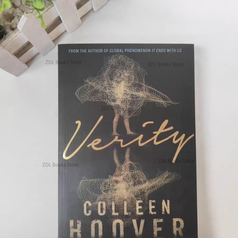 หนังสือนวนิยาย Verity โดย Colleen Hoover เป็นภาษาอังกฤษสําหรับผู้ใหญ่ที่ขายดีที่สุดของ New York Times