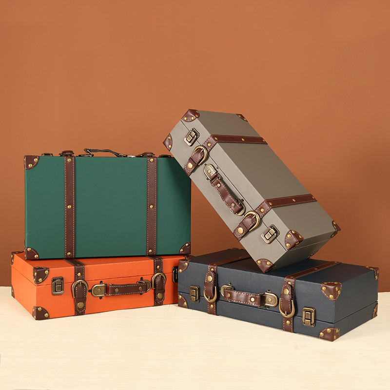 Customized Vintage Travel Suitcases Wood Bedroom Large Capacity Luggage Clothes Storage Organizers Boxes Old Props Decorative