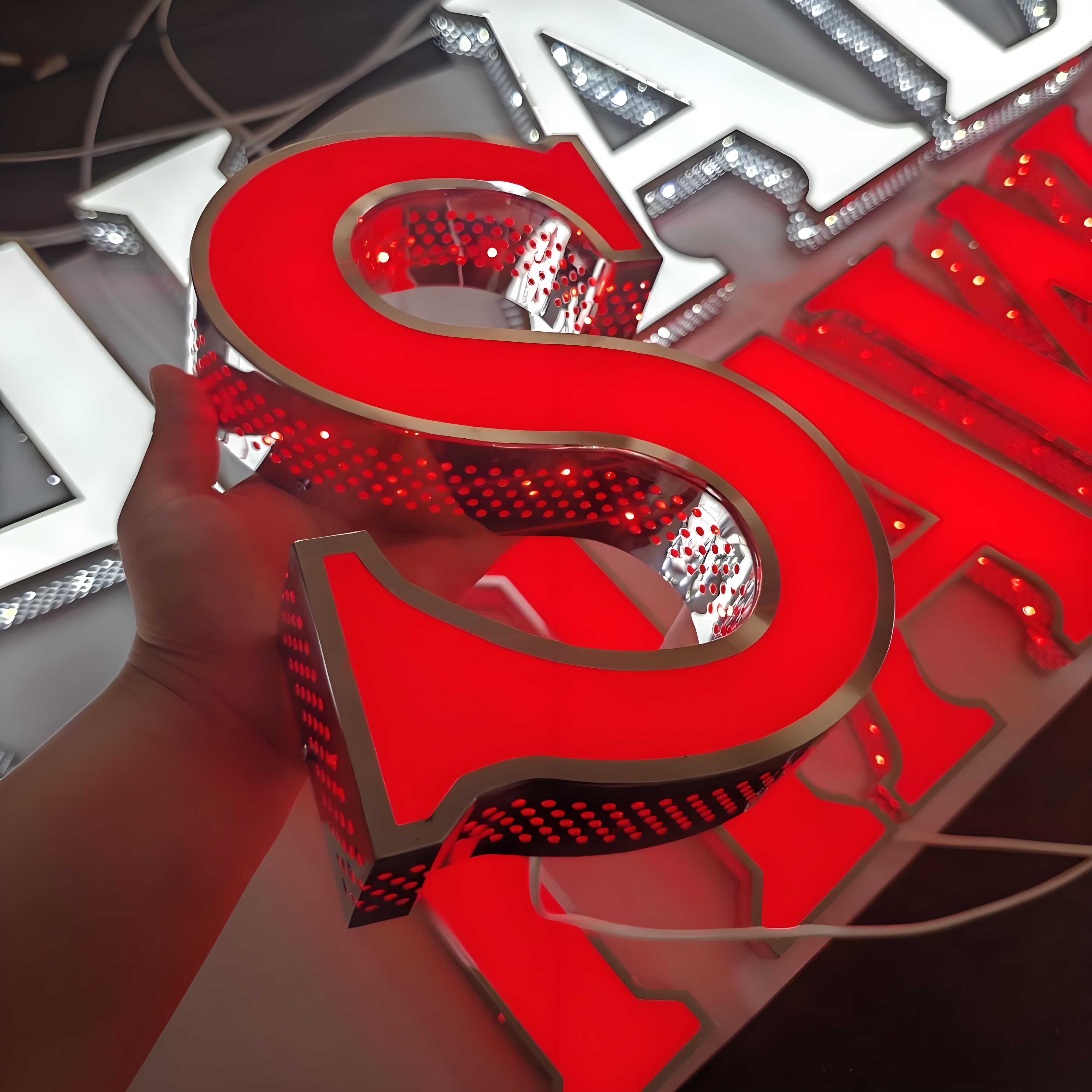 Custom Made กลางแจ้ง 3D LED Sign Shopfront Big LED ช่องตัวอักษร Luminous อะคริลิคป้ายธุรกิจ