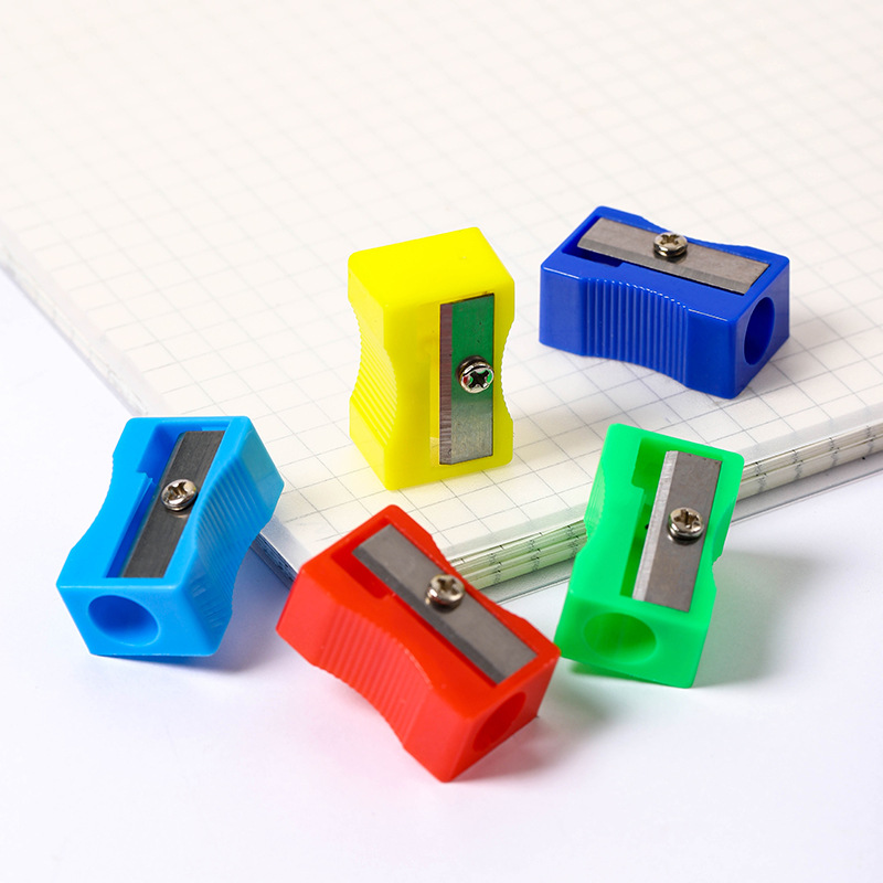 10 pçs mini apontador de lápis de plástico retangular de furo único colorido para estudantes do ensino fundamental, lápis de giro manual afiado