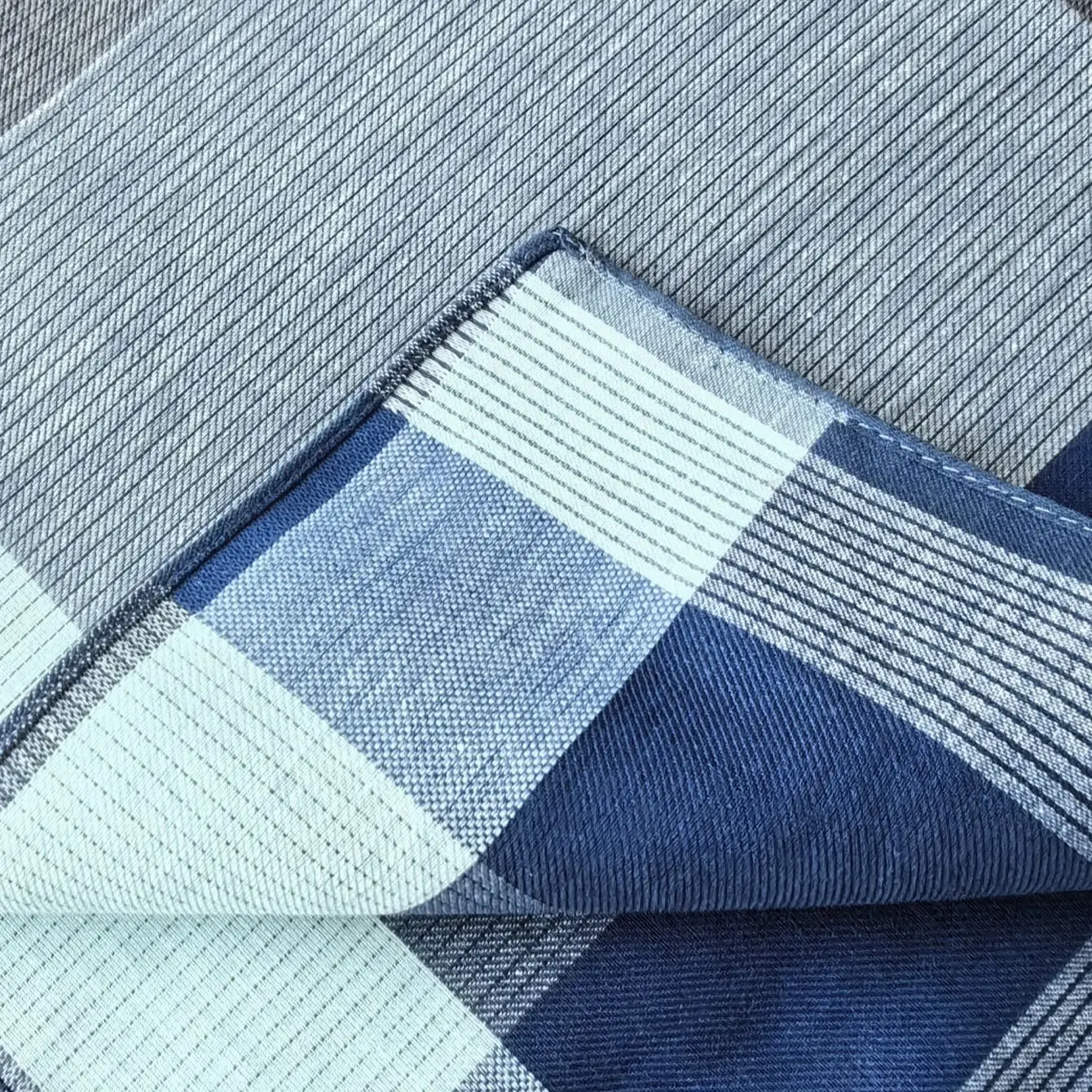 43 cm großes Herren-Satin-Taschentuch aus reiner Baumwolle mit weicher Haptik und saugfähigem Business-Taschentuch, 3 Stück, 16,9 Zoll/43 cm, dünnes Design