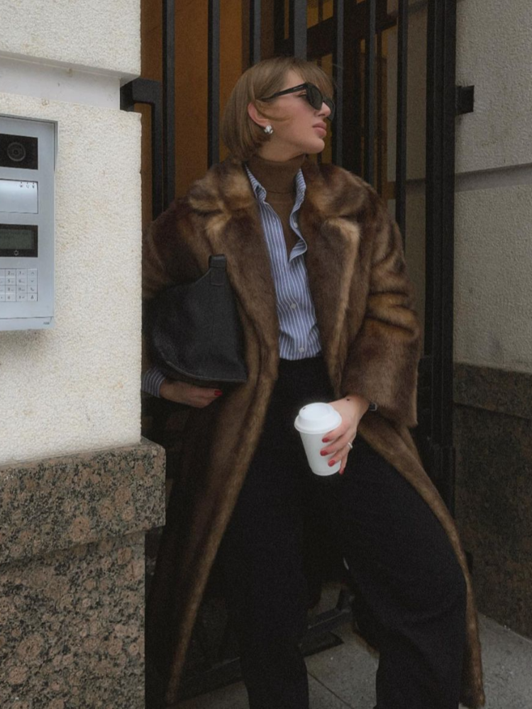 女性のためのふわふわのフェイクファーコート,エレガントなラペル,長袖,ゆったりとした暖かいオーバーコート,シックなカーディガン,女性のストリートアウターウェア,冬,2020