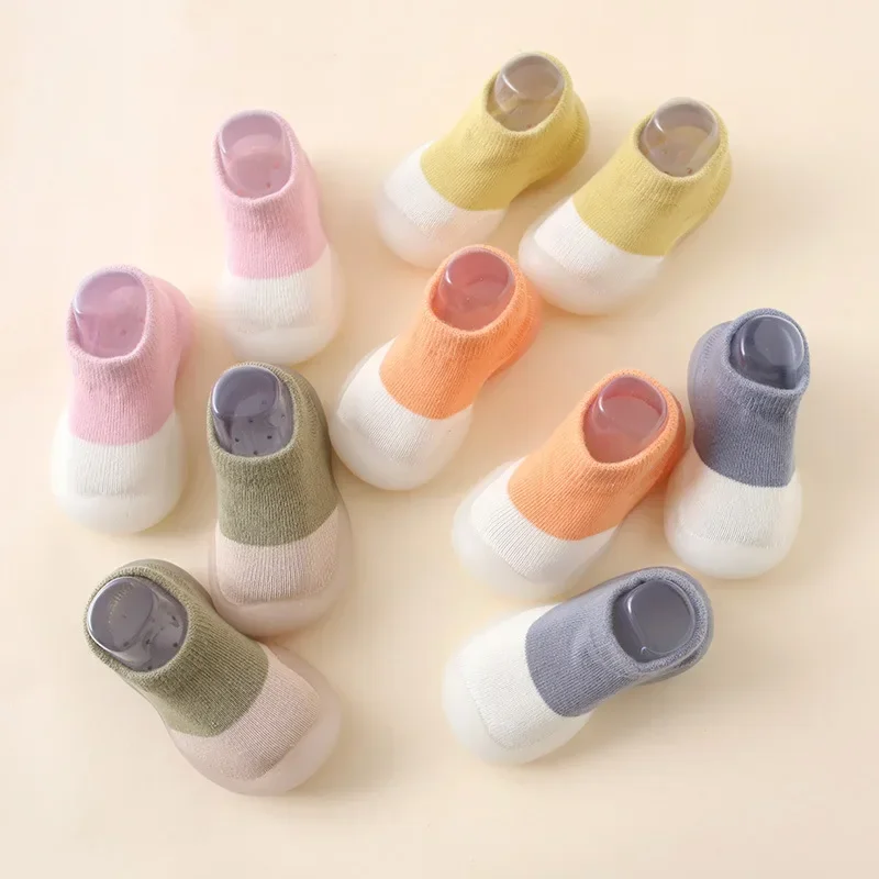 ถุงเท้าเด็กรองเท้าเด็กทารกการจับคู่สีน่ารักเด็กรองเท้าตุ๊กตานุ่ม Soled เด็กรองเท้าผ้าใบ BeBe เด็กวัยหัดเดิน First Walkers
