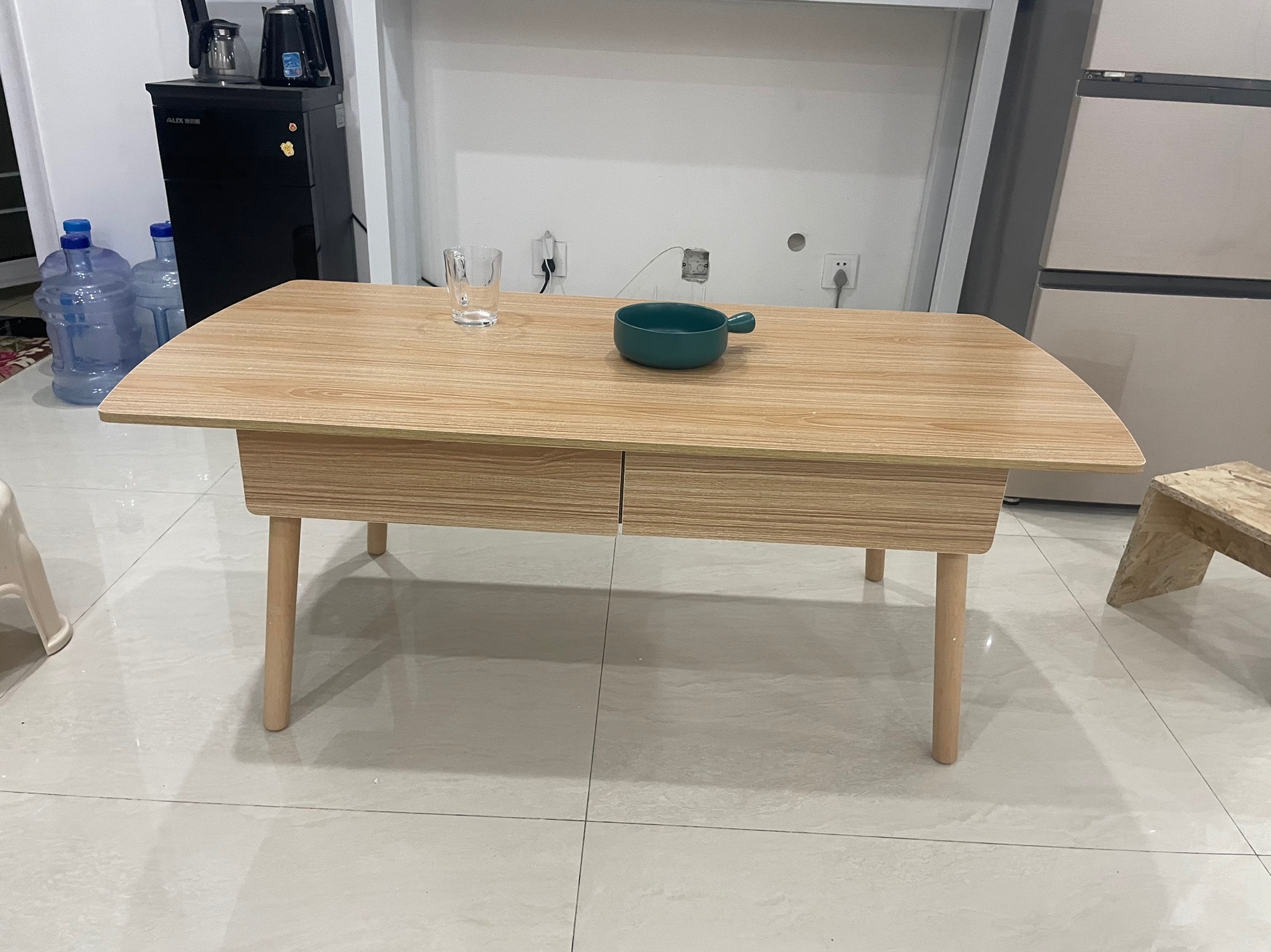 Duży pojemność przechowywania dwuwarstwowy prosta instalacja stolik do salonu z szufladą 100*48cm