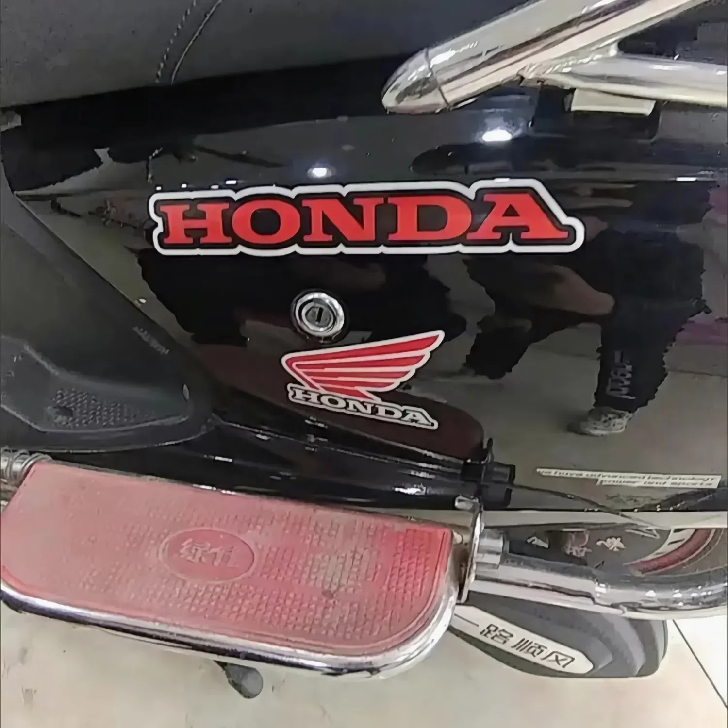 ใหม่รถจักรยานยนต์แถบด้านข้างสติกเกอร์จัดแต่งทรงผมรถไวนิล Decal สําหรับ HONDA รถจักรยานยนต์สติกเกอร์สติกเกอร์สะท้อนแสงตกแต่งรถ