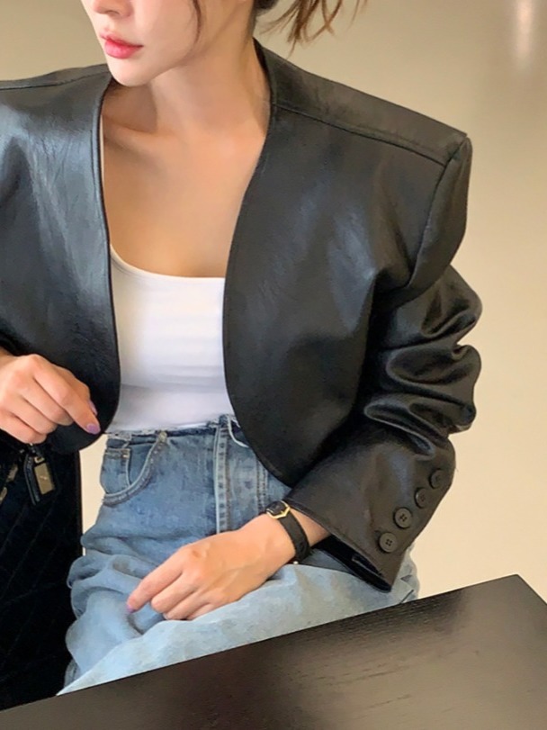 女性のレトロ PU レザージャケットショートスタイル春 2025 ファッションデザインセンセーションハイエンドの感触小型フレンドリーなコート