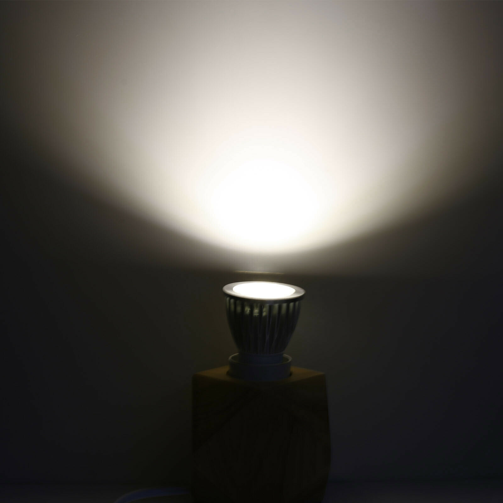 LED-Strahler GU10 E27 E14 E12 6W 9W 12W LED-Leuchtmittel Glühbirne MR16 110V 220V DC 12V Kalt-/Warmweiß-Downlight-Lampen ersetzen Halogen