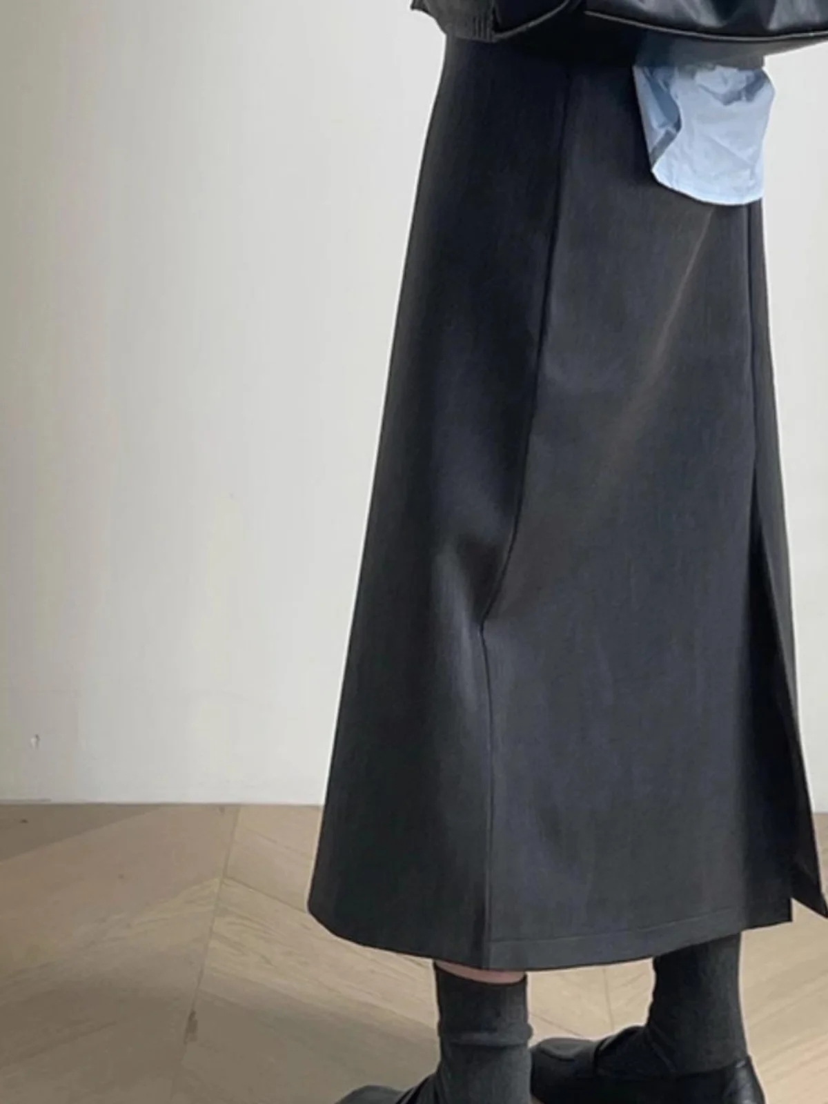 「MD」A · Moda" Otoño e Invierno 2024 Invierno Nueva falda de traje con abertura en la espalda gris