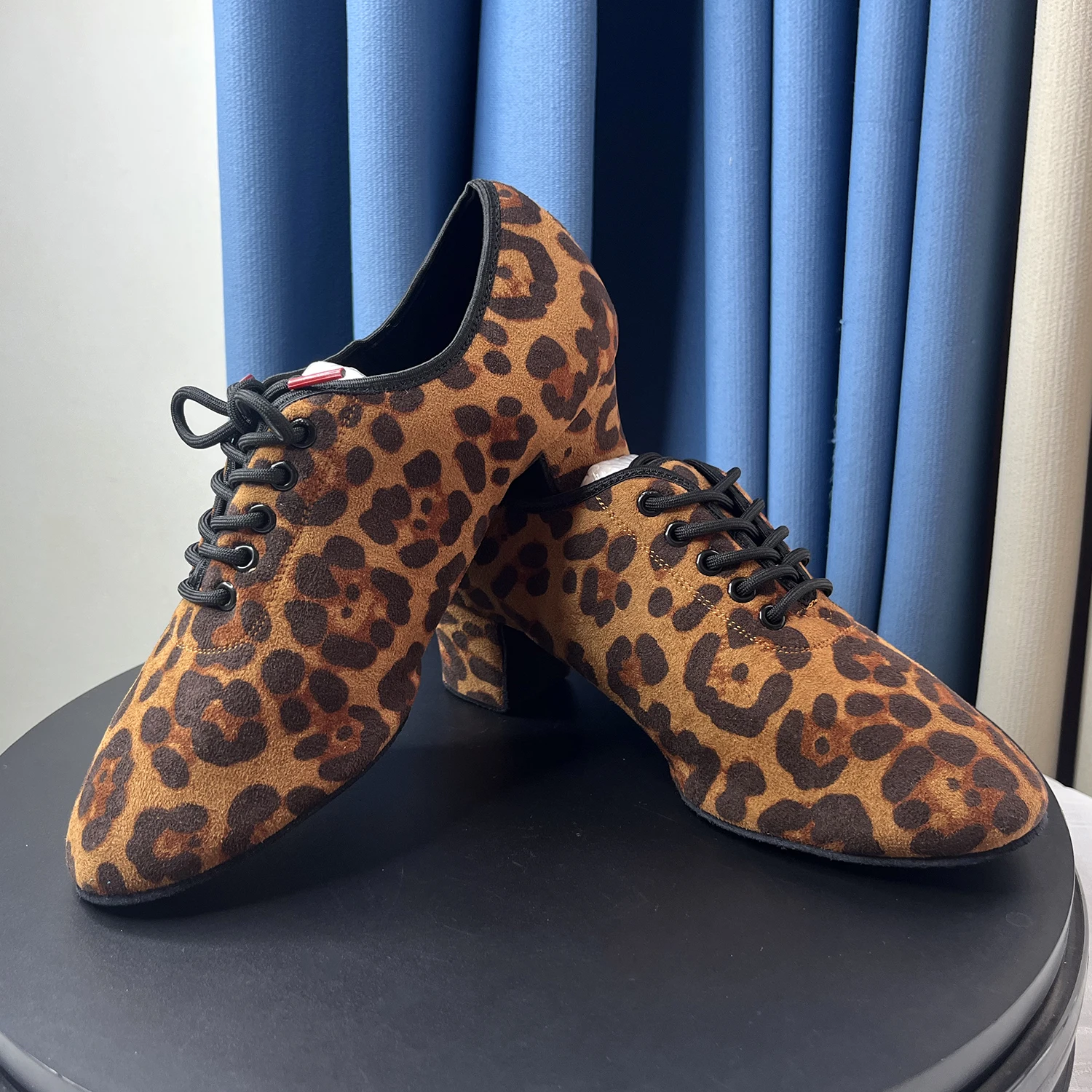 Sapatos de dança de salão latino com estampa de leopardo para mulheres rendas prática dedo do pé fechado moderno salsa dança ensino desempenho dança s