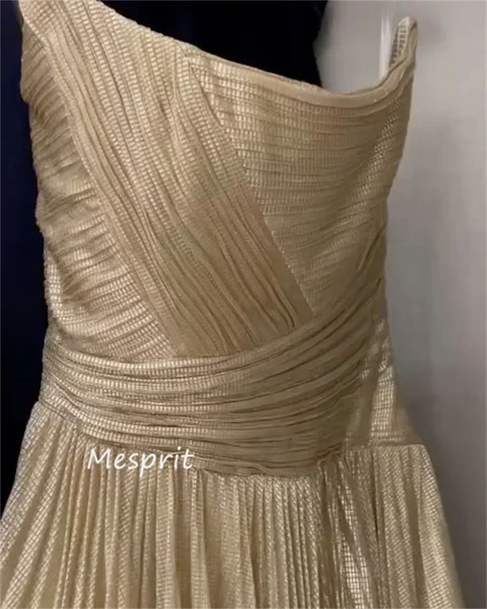 ที่กําหนดเองชุดราตรีซาติน Draped Bespoke โอกาสชุดค็อกเทลปาร์ตี้ A-Line Strapless ชุดราตรียาวจีบ