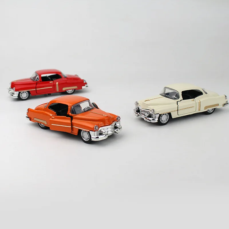 1:32 合金ダイキャストキャデラックヴィンテージカーモデルクラシックプルバック車ミニチュア車両シミュレート車の装飾品コレクションおもちゃ