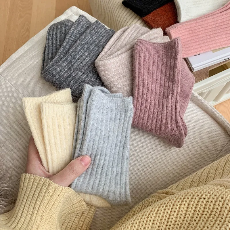 2025 nuevos calcetines de lana de Cachemira de invierno para mujer, calcetines informales de moda japonesa de Color sólido, calcetines largos más gruesos, calcetines térmicos cálidos para niñas
