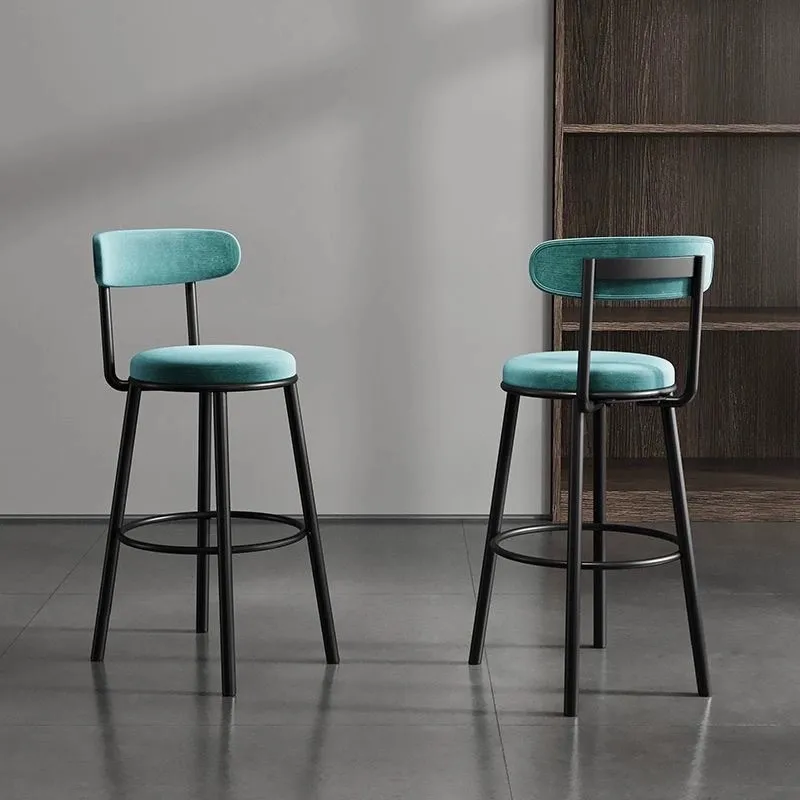 Taburete alto de hierro Simple y moderno para el hogar, silla de Bar con respaldo escandinavo, taburete de Bar negro ligero de lujo, silla alta para el hogar
