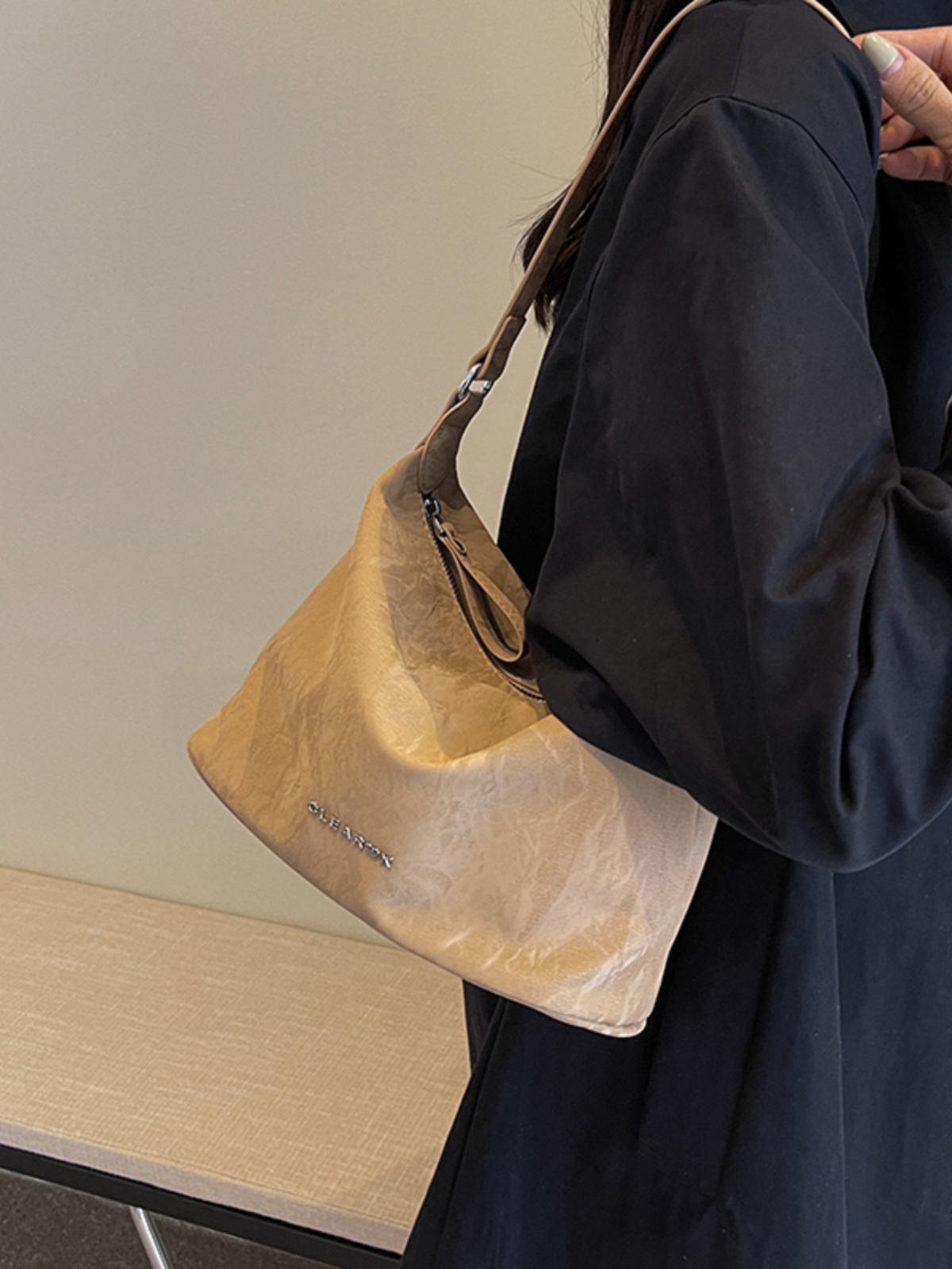 Tas Niche populer 2023 tas wanita baru Fashion tas selempang bahu tas ketiak