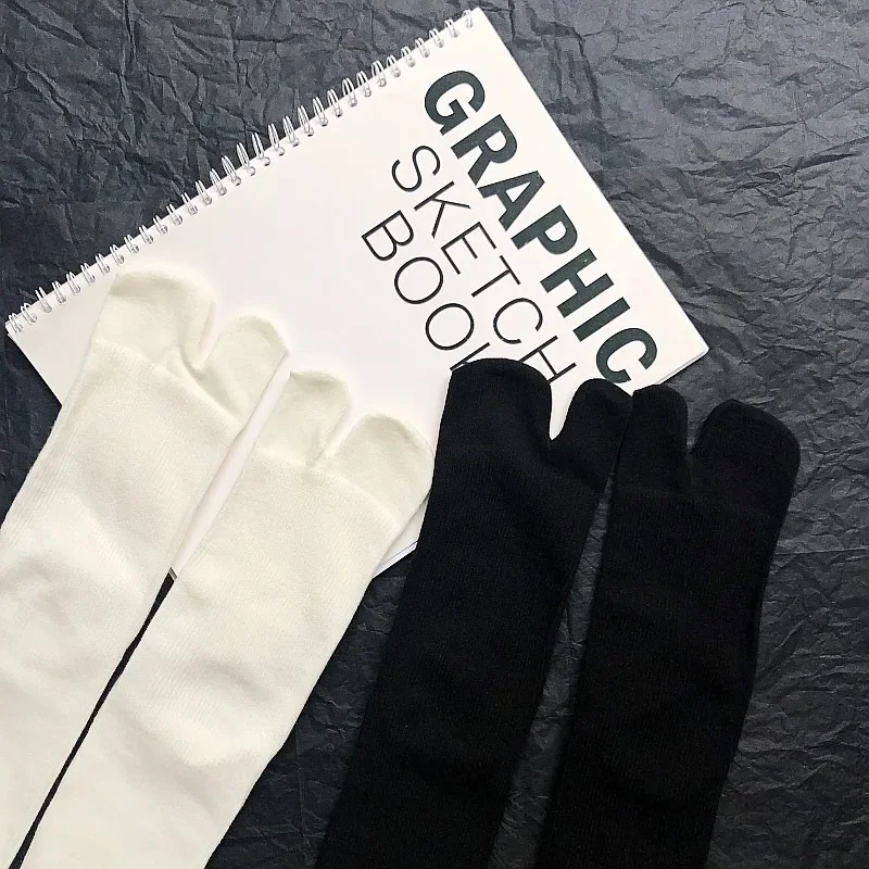 High Quality Combed Cotton Split Toe Socks Unisex Simple Comfortable Two-Toed Socks Japanese Harajuku Men Women's Tabi Socks