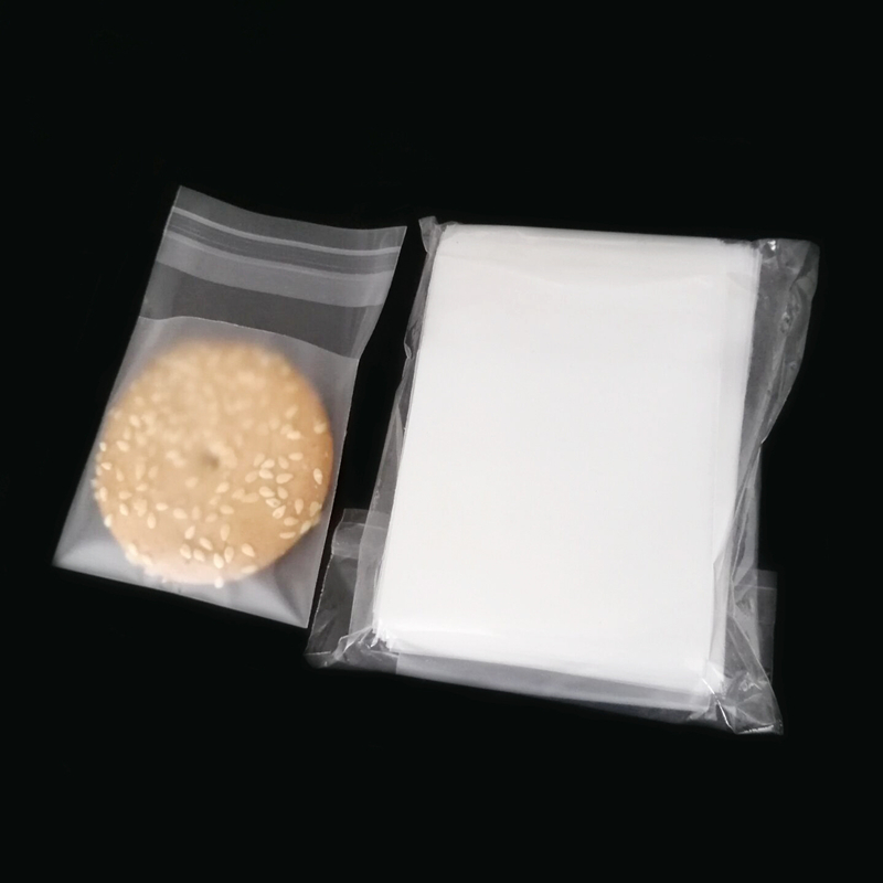 100 piece PE translucent cellophane candy bag self-adhesive white candy cookie gift bag for weddings, birthday parties, baking
