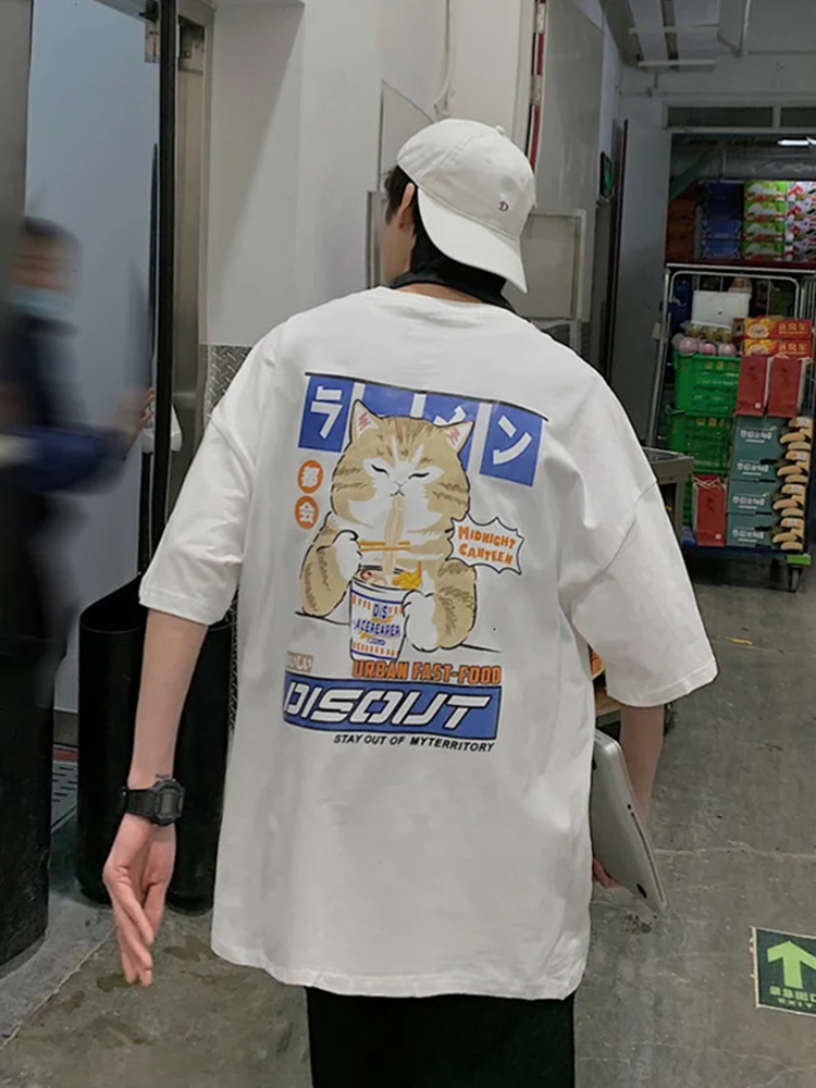 Harajuku gato dibujos animados comiendo fideos gráfico hombres mujeres camisetas pantalón corto Casual camisetas de manga estilo japonés camiseta de gran tamaño ropa