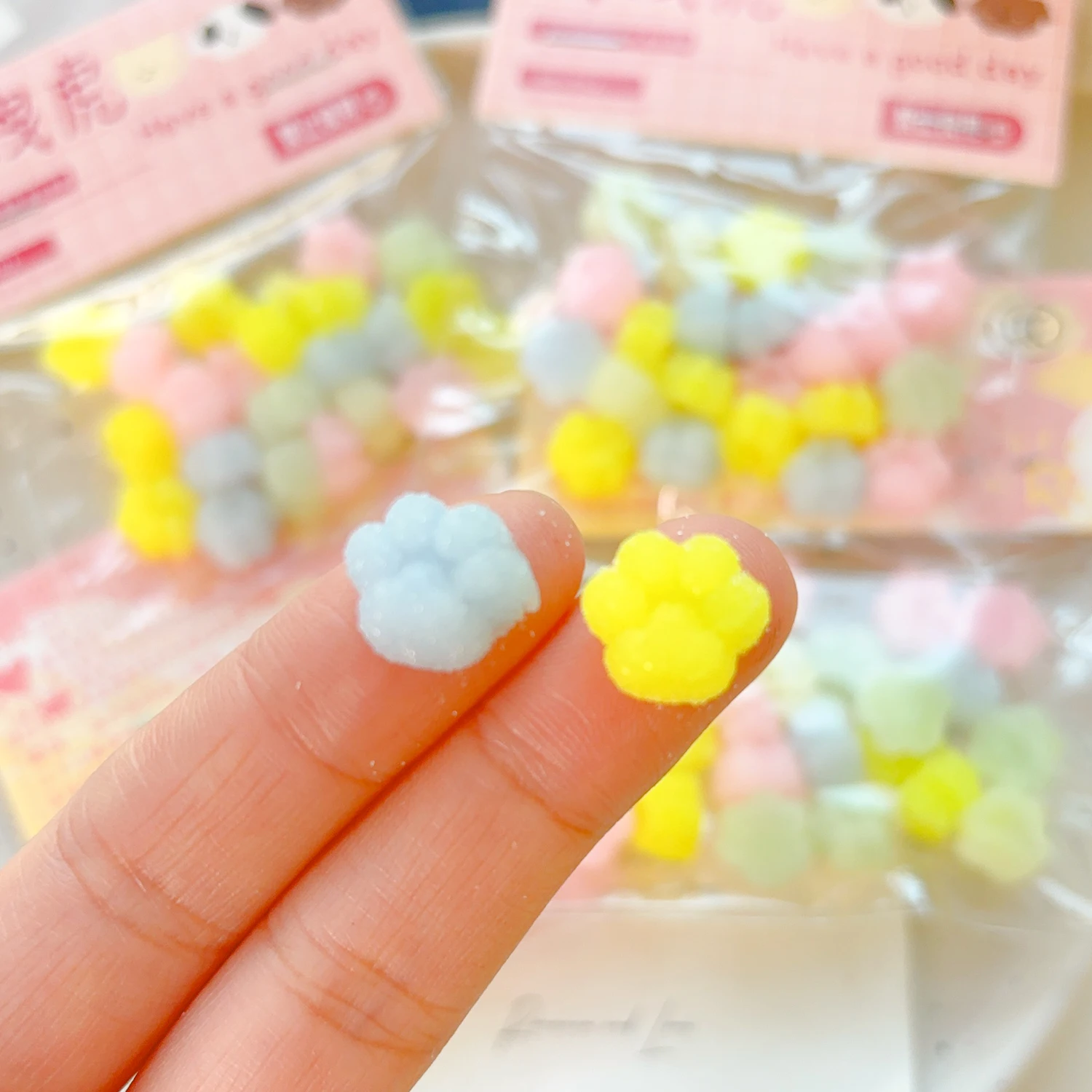 Mixed Color Mini Cat Claw Pinch Toy Wholesale Decompression Finger Sticky Toy Interactive Toy Gift for Children's Day Party