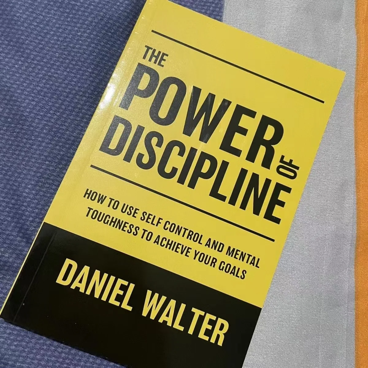1 libro El poder de la disciplina de Daniel Walter, libro inglés de autoayuda motivacional, libro de bolsillo