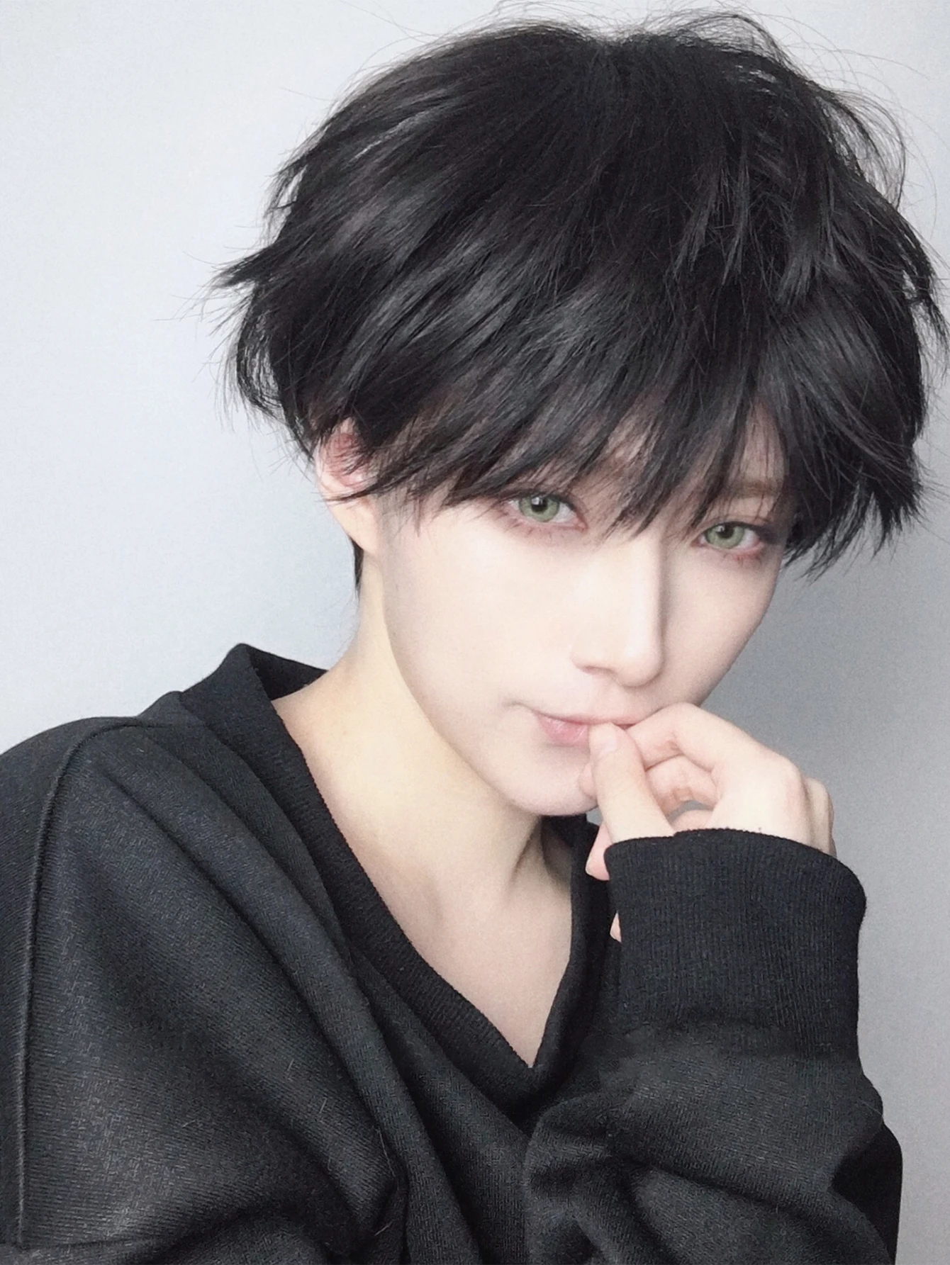 男性と女性のための人工毛ウィッグ,ヘアピース,ショート,ストレートヘア,美しい,ブラックカラー,毎日のコスプレパーティー,耐熱性,10インチ