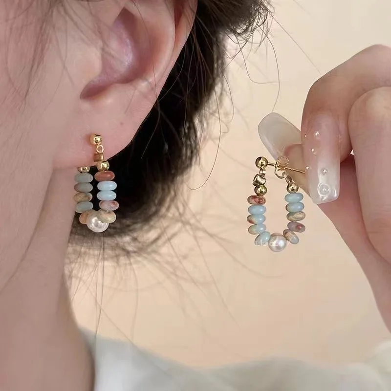 Chic Bunte Stein Perlen Creolen Für Frauen Süße Gold Farbe Metall Ohrringe Koreanische Täglichen Verschleiß Schmuck