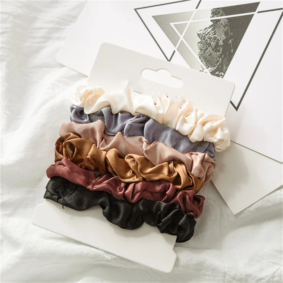 6 elastici per capelli in raso per donna: elastici per capelli più morbidi di seta per capelli |   Scrunchies in raso per ragazze |