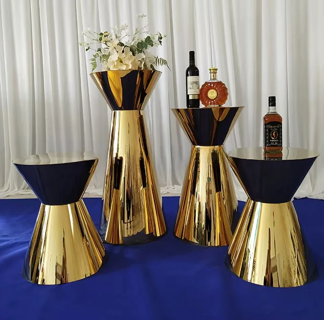 สแตนเลสสตีลบาร์สูงค็อกเทลโต๊ะขนมหวานรอบแท่นทองโลหะ Plinths สําหรับงานปาร์ตี้
