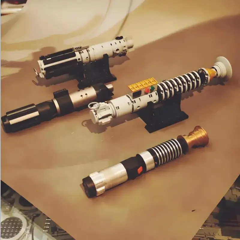 ในสต็อก 147pcs Moc-40730 Luke Skywalkers Lightsaber Space Wars อิฐ DIY ชุดบล็อกอาคารสําหรับของเล่นเด็กผู้ใหญ่ของขวัญ
