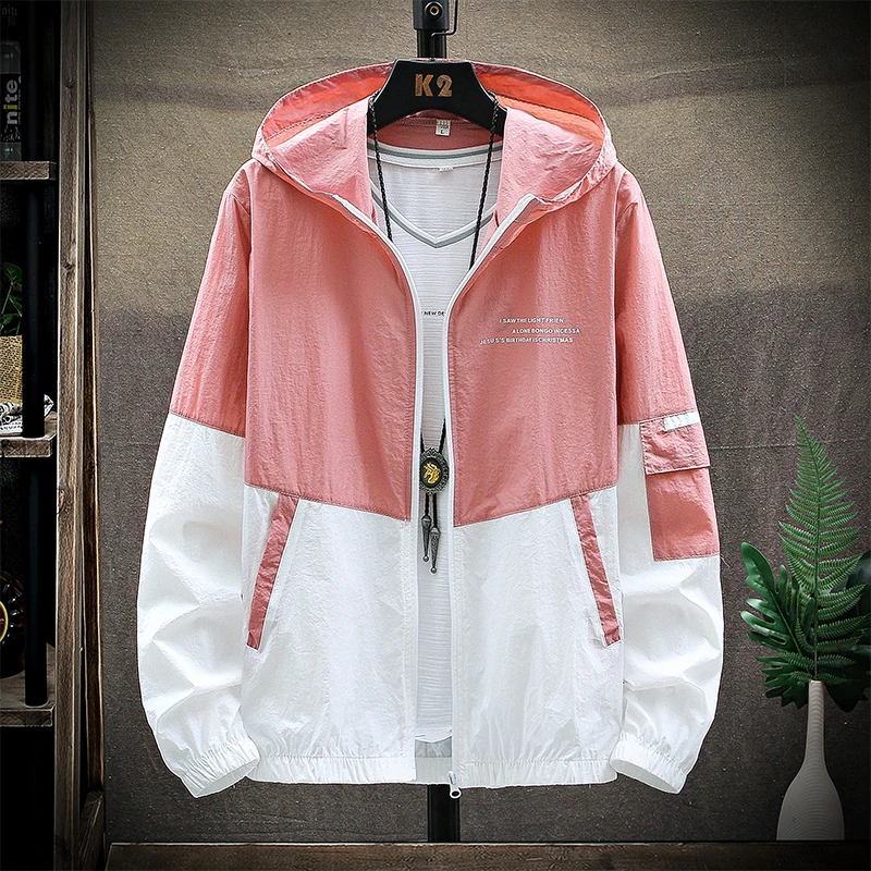 2025 Abrigos de piel de verano para hombre, protección solar UV ultraligera, chaqueta cortavientos con capucha de talla grande, prendas de vestir informales a rayas para hombre