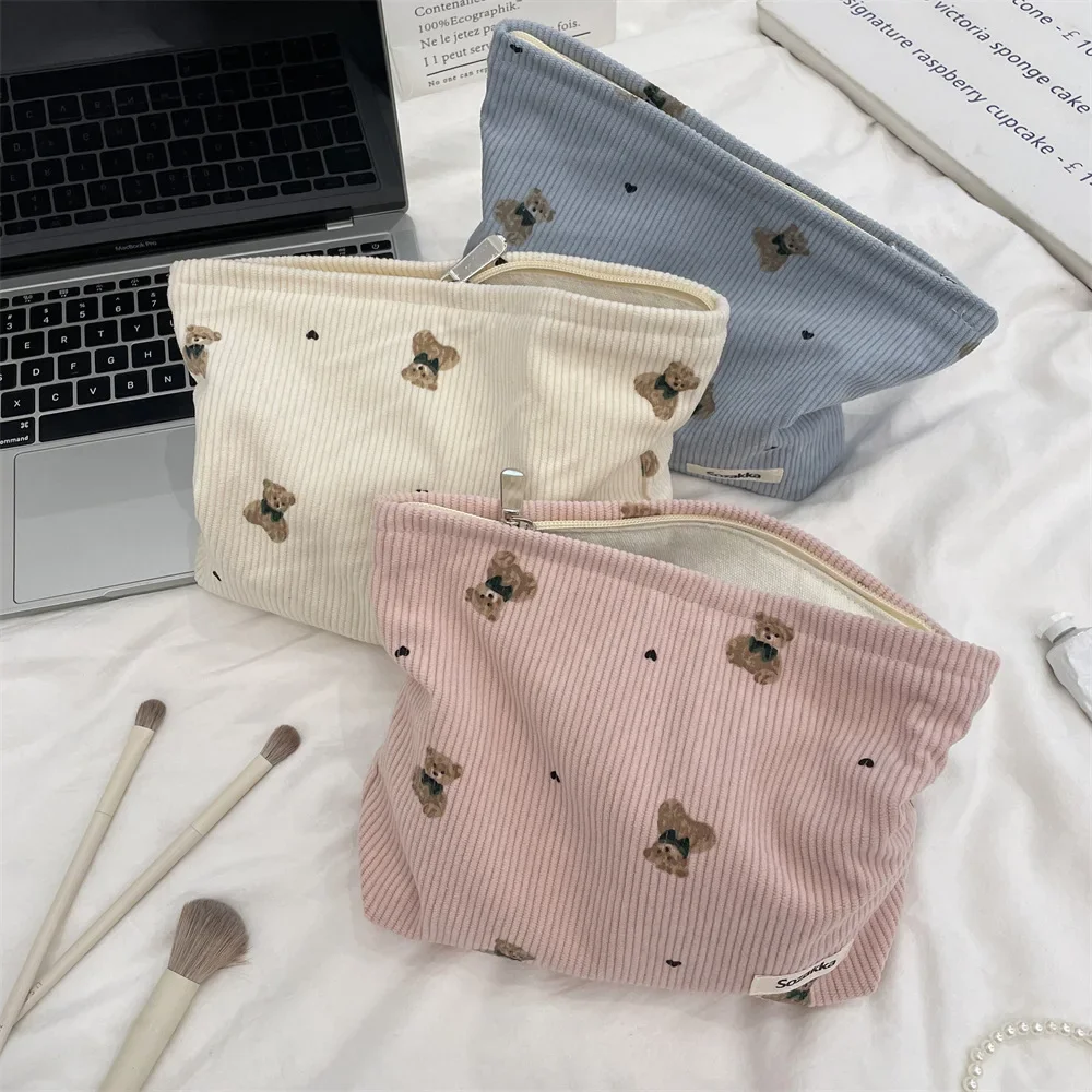 Bolsas de cosméticos de pana con bonito oso de dibujos animados para mujer, bolso de mano portátil para mujer, estuche de maquillaje para lápiz labial, bolsa de almacenamiento para ir al trabajo