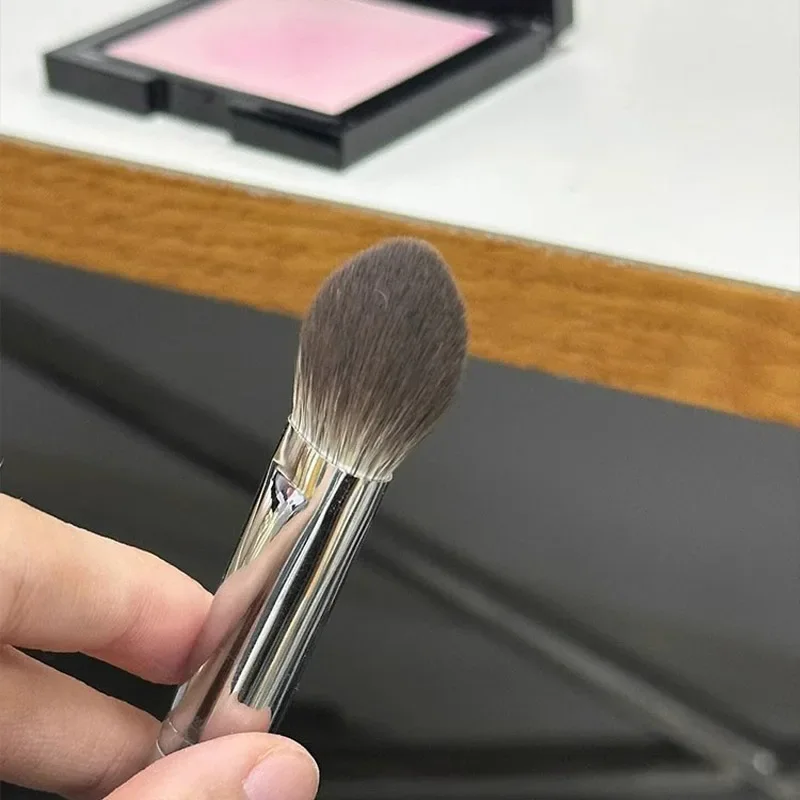 1/2 Uds. Brocha para colorete con forma de corazón de melocotón, colorete en polvo, crema, colorete líquido, brochas de maquillaje planas, pequeñas y precisas, herramientas de maquillaje
