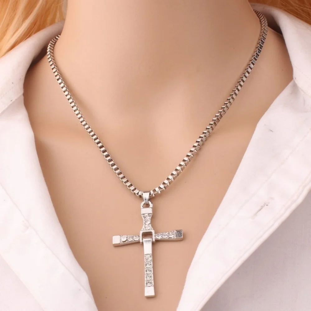 คลาสสิก Rhinestone Sliver สีจี้คริสตัล Jesus Cross สร้อยคอกิจกรรมชายของขวัญเครื่องประดับขายส่ง Dropshipping