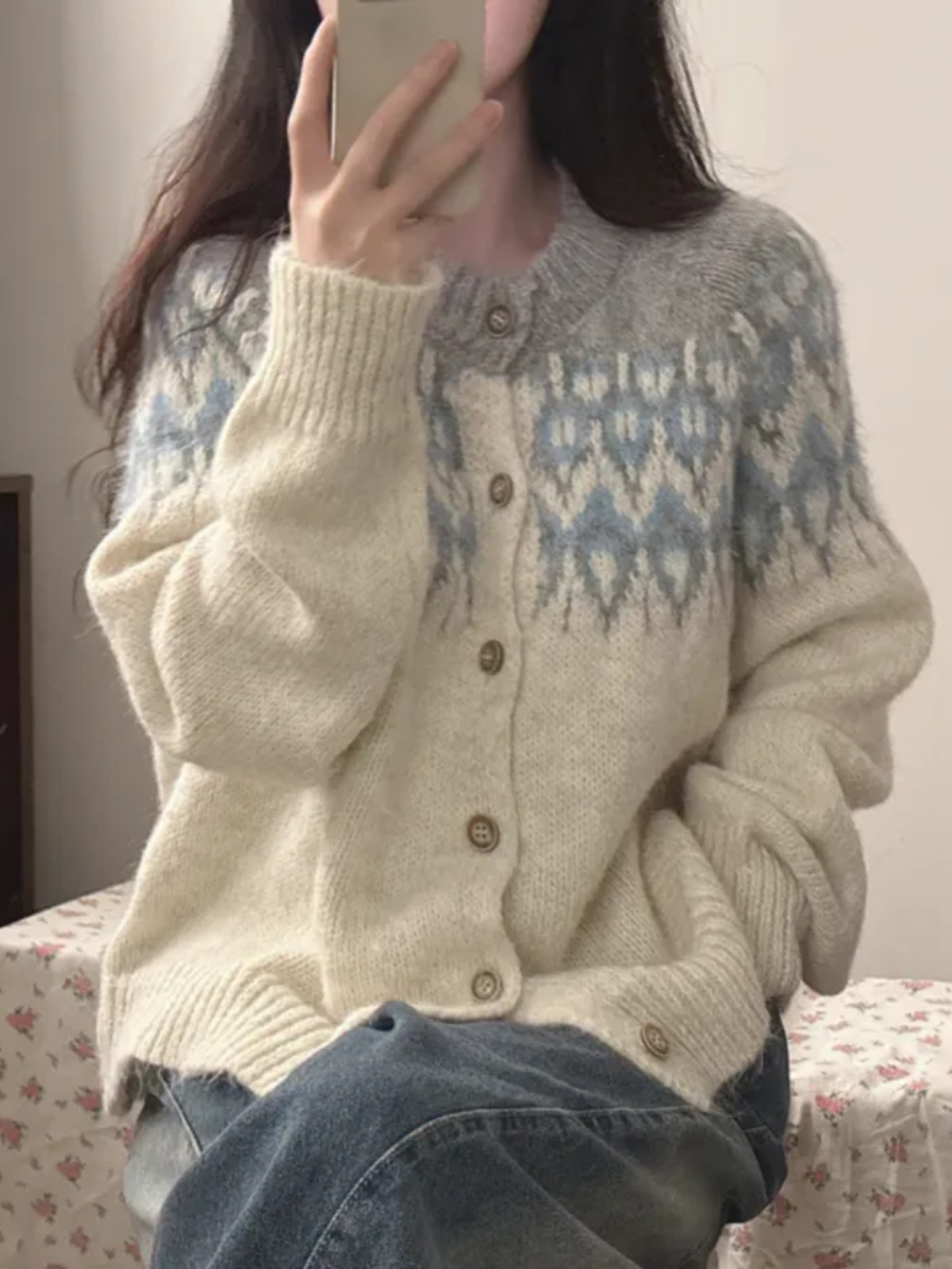 Loose Korean Sle Women's Knitted Sweater Coat round Neck Splicing Single Button Cardigan Warm Spring Autumn Season Outerwear