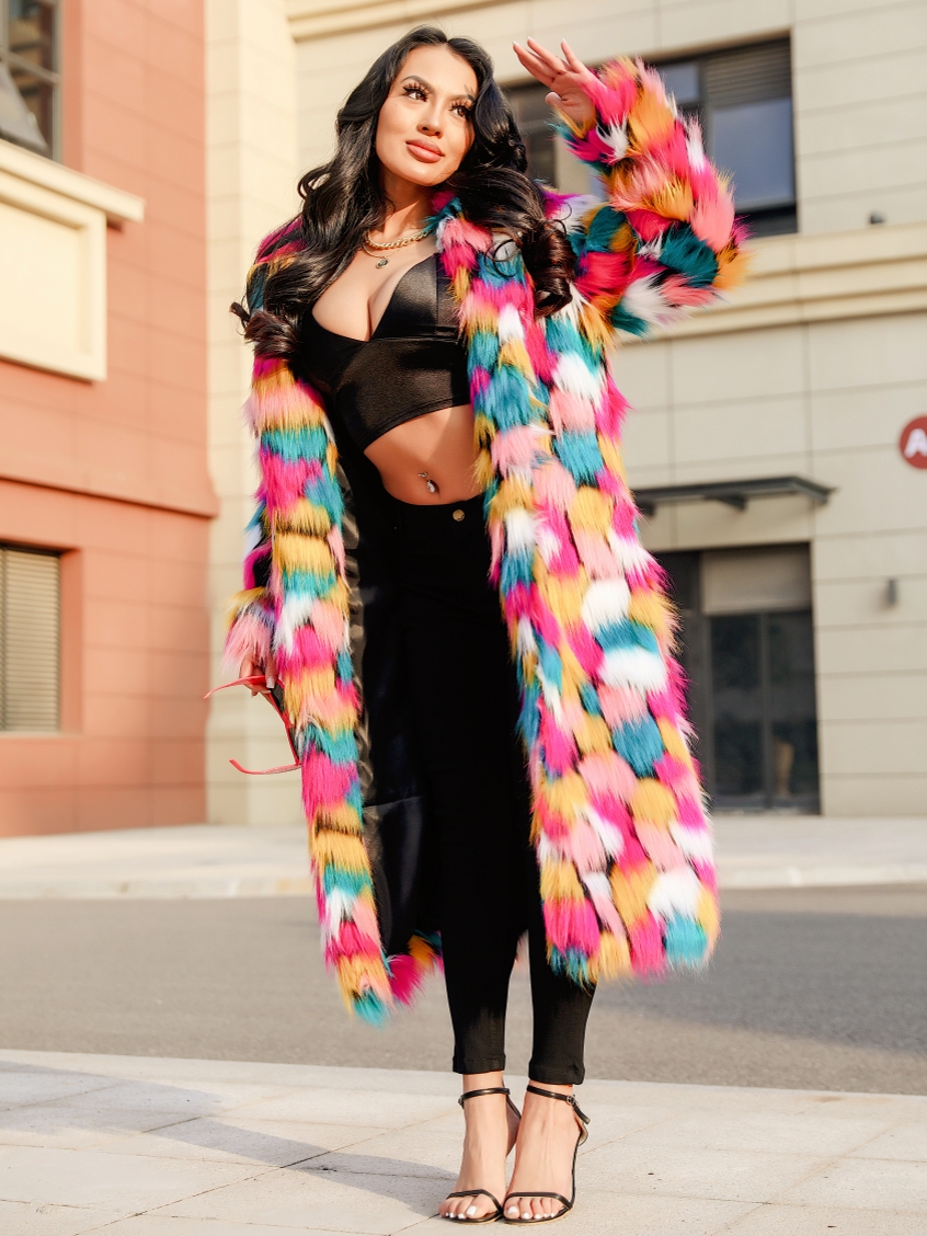 Eleganter gerichteter Kunstpelzmantel, modische Persönlichkeit, Regenbogenfarben, langer Kunstrasenmantel für Damen