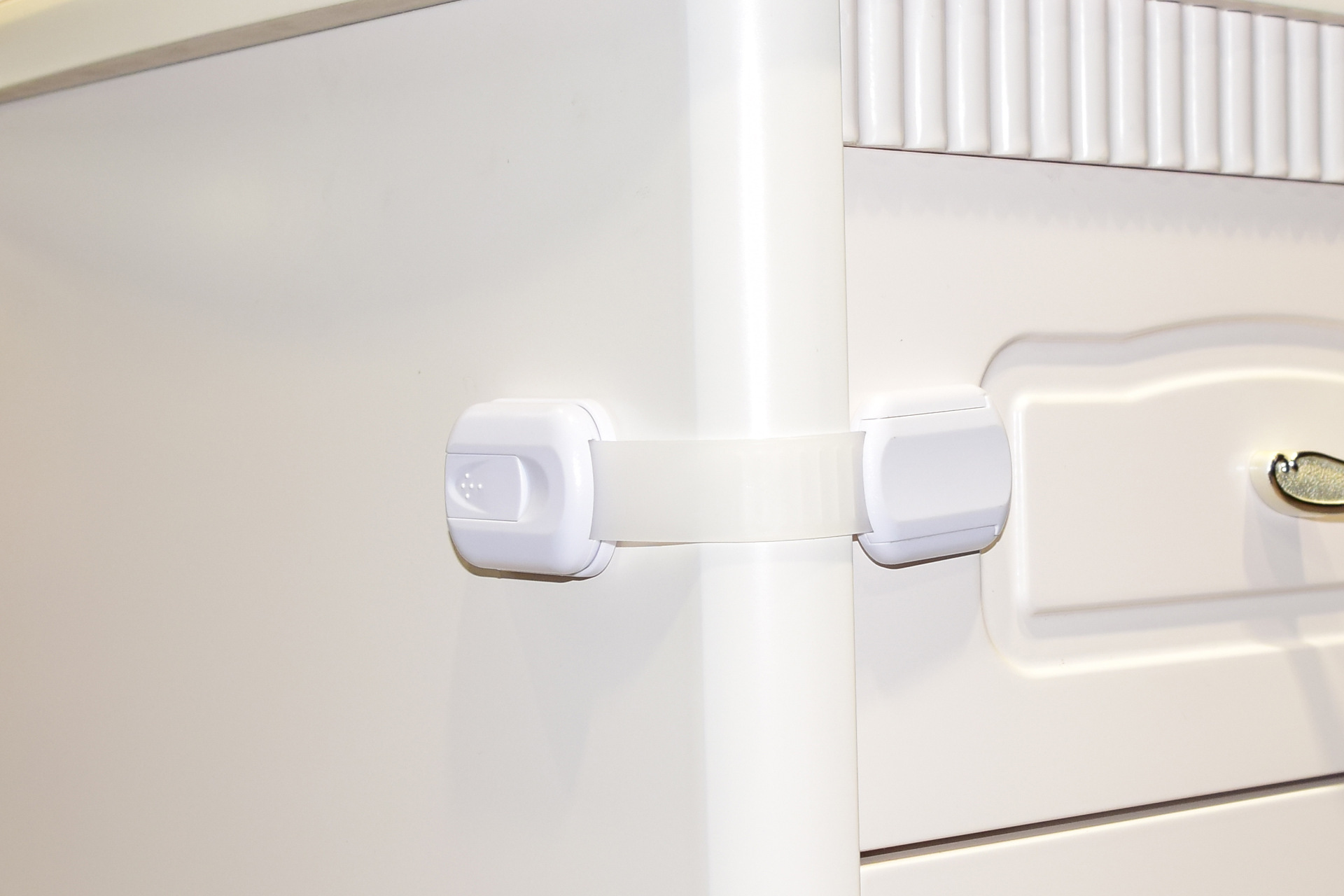 3 ชิ้นเด็กล็อคสําหรับล็อคตู้ลิ้นชักตู้เย็นเตาอบห้องน้ําถังขยะประตูเด็กความปลอดภัยเด็ก