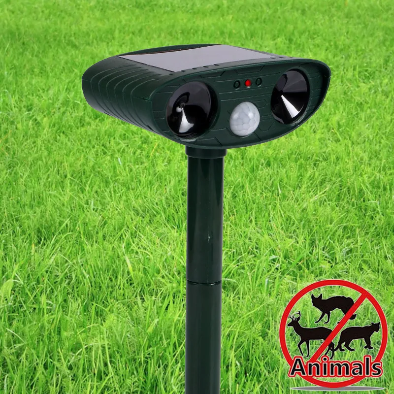 Ultrasonic infrared induction animal repellent, solar charging repellent suitable for farm courtyards
