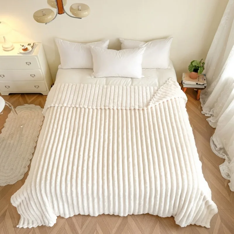 2025 New Solid Color Rabbit Plush Blanket Nap Office Blanket Coral Plush Warm Flannel Blanket