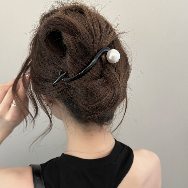 Pince à cheveux torsadée en plastique acrylique, perle Imitation perle, épingle à cheveux, Design torsadé, accessoires pour cheveux pour femmes, nouvelle collection