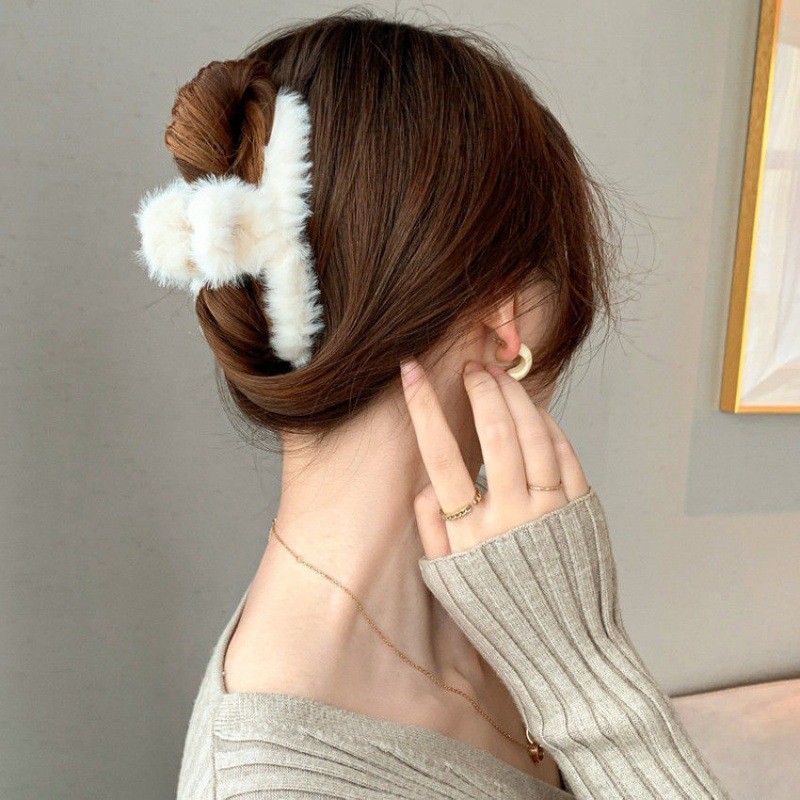 Pinzas en forma de garra para el pelo de cangrejo grande de piel sintética de felpa esponjosa, soporte para cola de caballo de invierno para mujeres y niñas, pasadores para el cabello, abrazaderas, accesorios para el cabello baratos