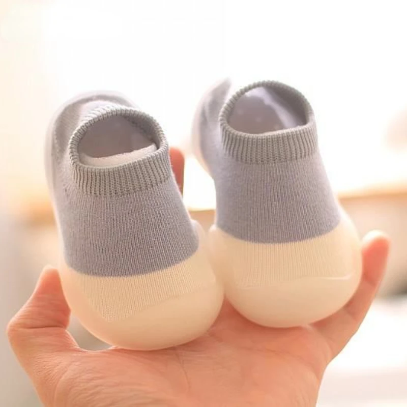 ถุงเท้าเด็กรองเท้าเด็กทารกการจับคู่สีน่ารักเด็กรองเท้าตุ๊กตานุ่ม Soled เด็กรองเท้าผ้าใบ BeBe เด็กวัยหัดเดิน First Walkers