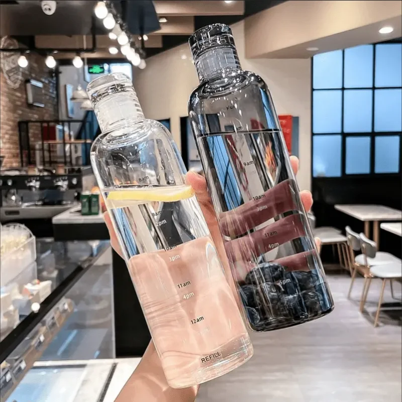 500ml エレガントな漏れ防止ウォーターボトル タイムスケール付き 毎日の水分補給 軽量でポータブル フィットネスやアウトドアアドベンチャーに