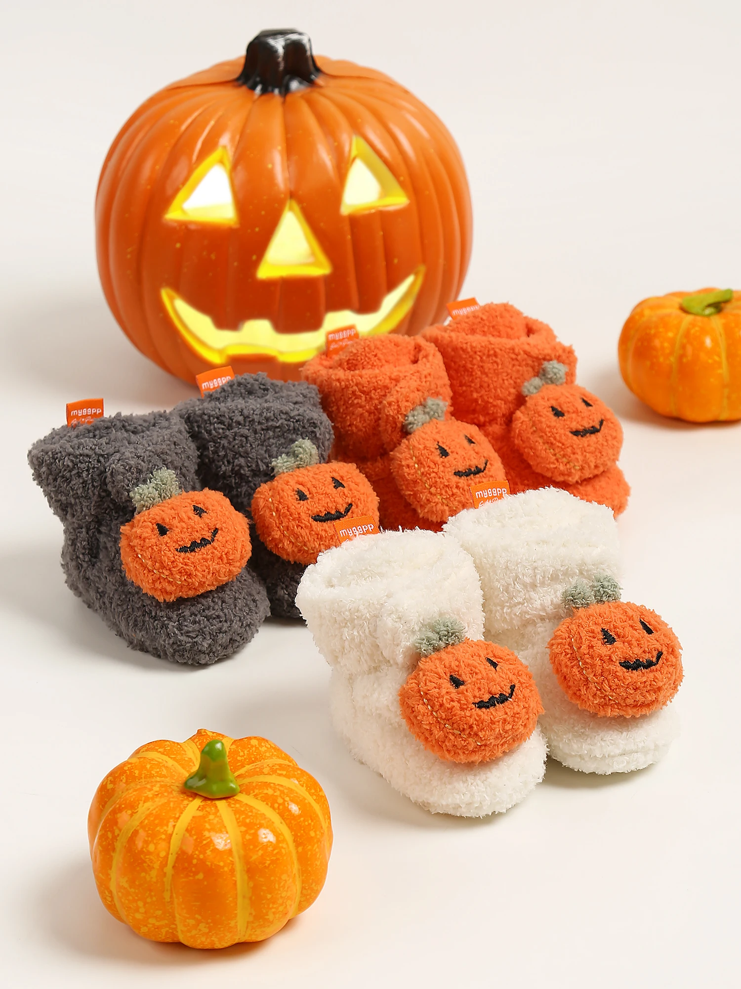 Botas de bebê de abóbora de Halloween permanecem no chinelo inverno quente sapatos macios sapatos de meia de berço recém-nascido