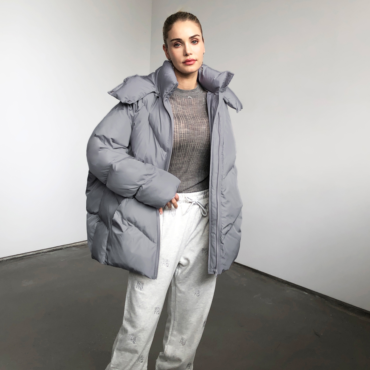 2025 เสื้อโค้ทฤดูหนาวผู้หญิงมีสไตล์หนาอบอุ่น Parkas