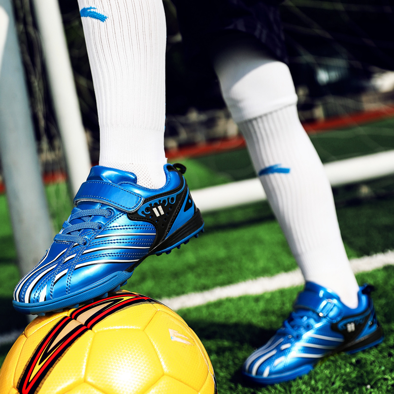 2024 zapatillas de fútbol doradas de alta calidad para niños, talla 29-39, zapatos de fútbol para interiores, zapatos de entrenamiento de fútbol sala para niños y adolescentes